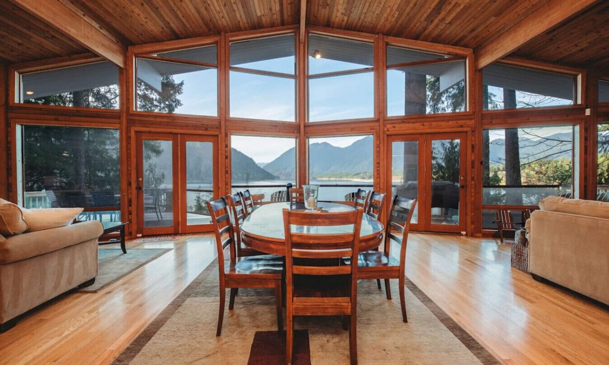 Hoodsport House | Lakefront Cabin w/Mountain views & Private dock!