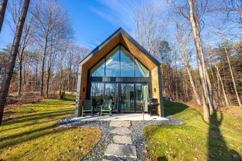 Shoals House | Lakefront Cabin with Hot Tub, Cold Plunge, Sauna