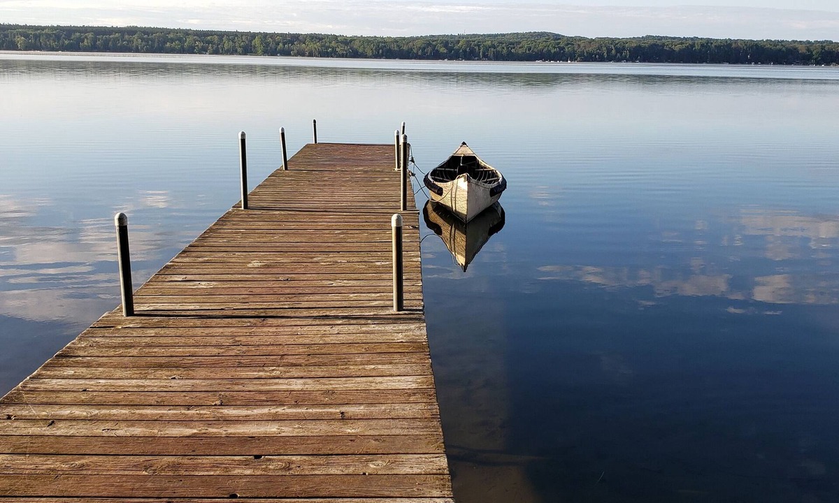 Springwater Cottage | Lakefront Cedar Haven- Free use Canoe and Kayak, 1 hr from Toronto