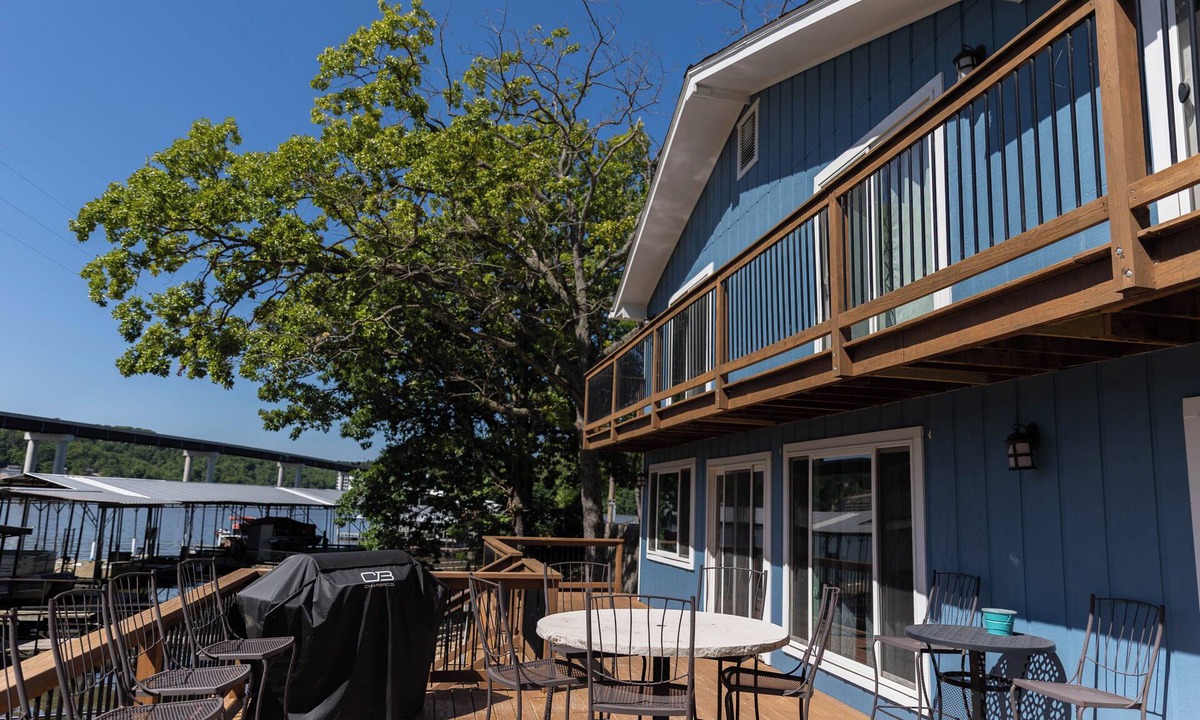 Sunrise Beach House | Lakefront, close to attractions, family-friendly, & just steps from the water!