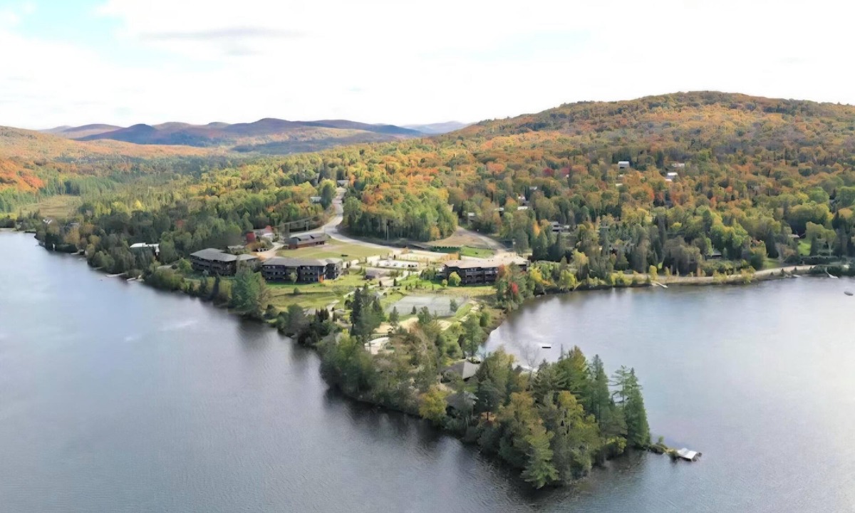Lac Superieur Village Condo | Lakefront condo, studio