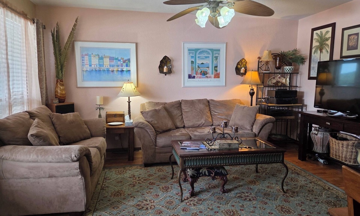 Lake Ozark Condo | Lakefront Condo Getaway Sleeps 6 Adults With King Bed & 2 Queen Beds