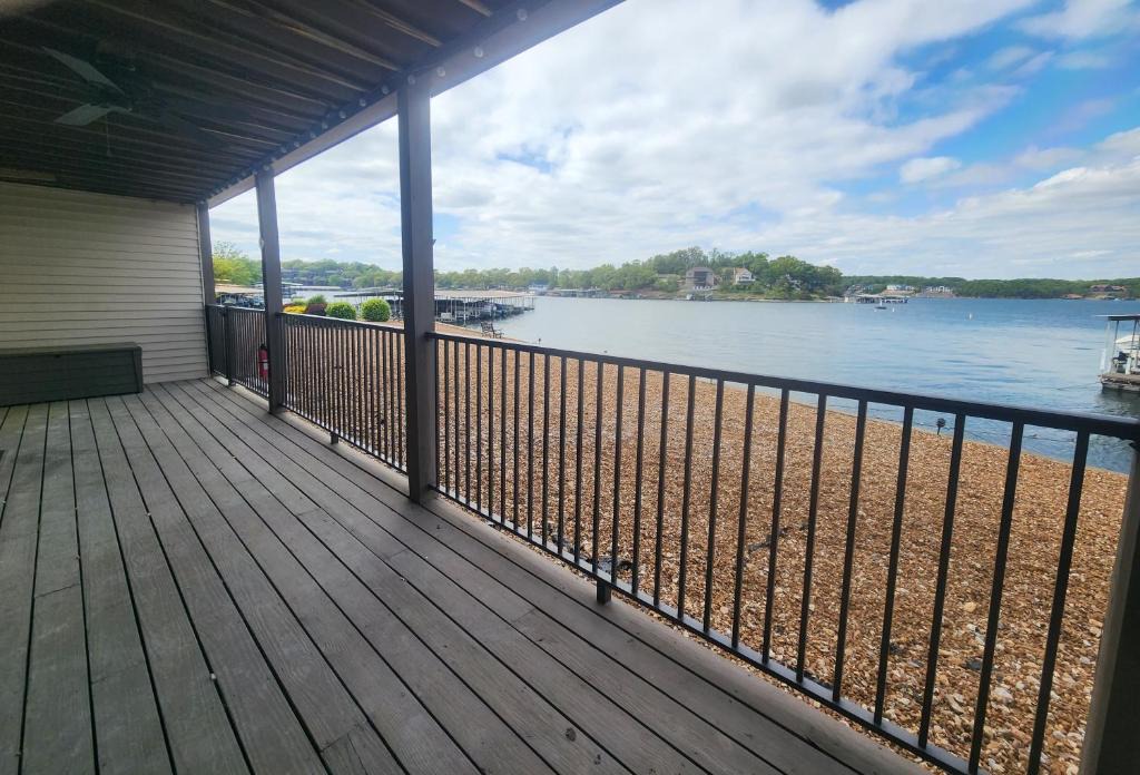 Osage Beach Apartment | Lakefront condo with a VIEW Osage Beach