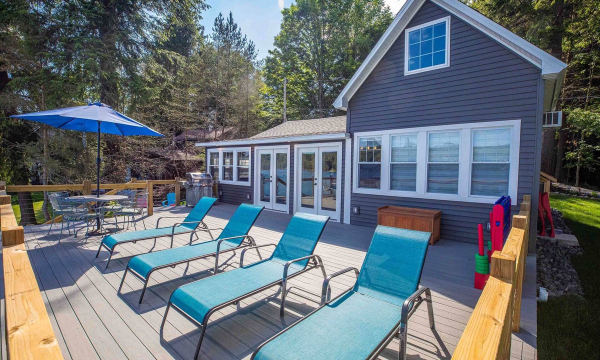 Hamilton House | Lakefront Cottage · 5 min to Colgate, Lake Moraine Home #1 Near Colgate University