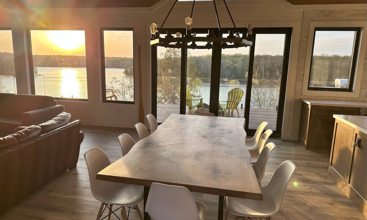 Rye Cottage | Lakefront Cottage Beautiful Sunset Views. 3000sqft, Sleeps 16, 2.5 Private Acres