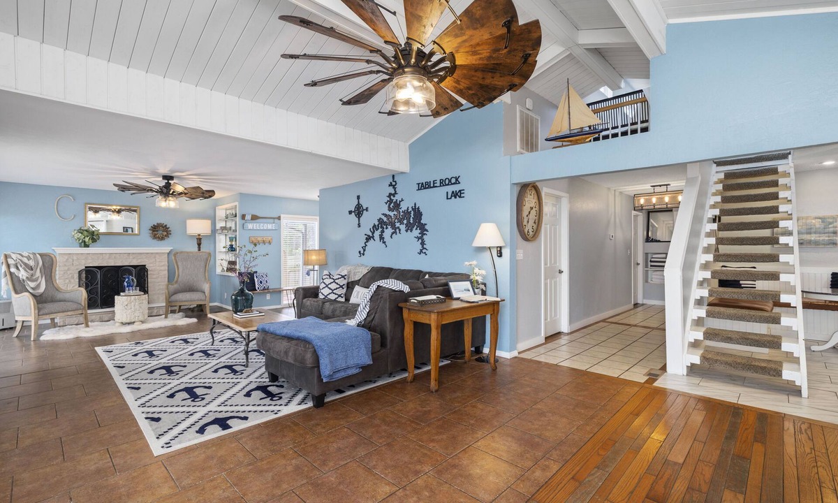 Branson Cottage | Lakefront Cottage @ Branson SDC Tablerock FIREPIT