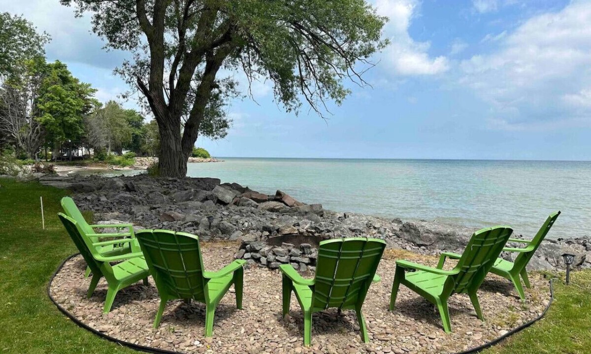 Waterport Cottage | Lakefront Cottage for 6 in Upper State NY