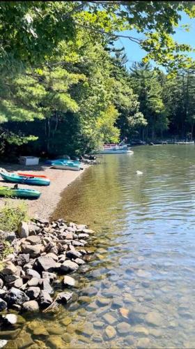 Holden House | Lakefront Cottage on Brewer Lake