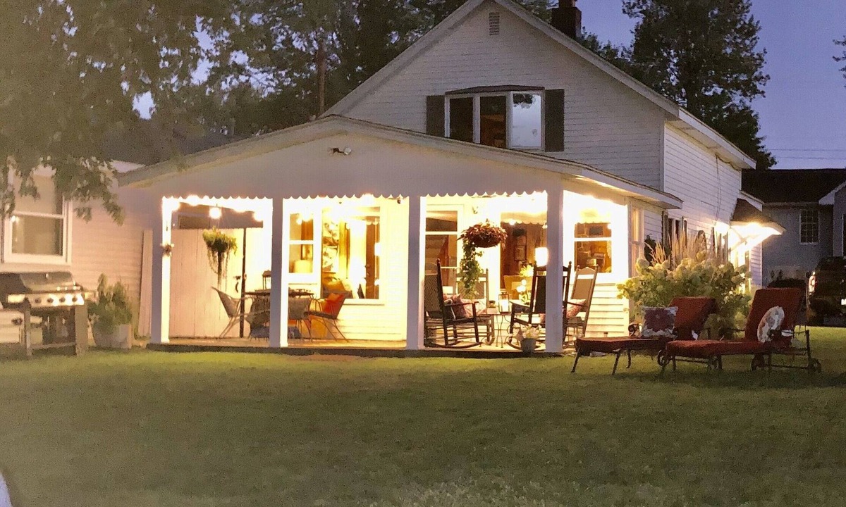 Niobe Cottage | Lakefront cottage on Chautauqua Lake