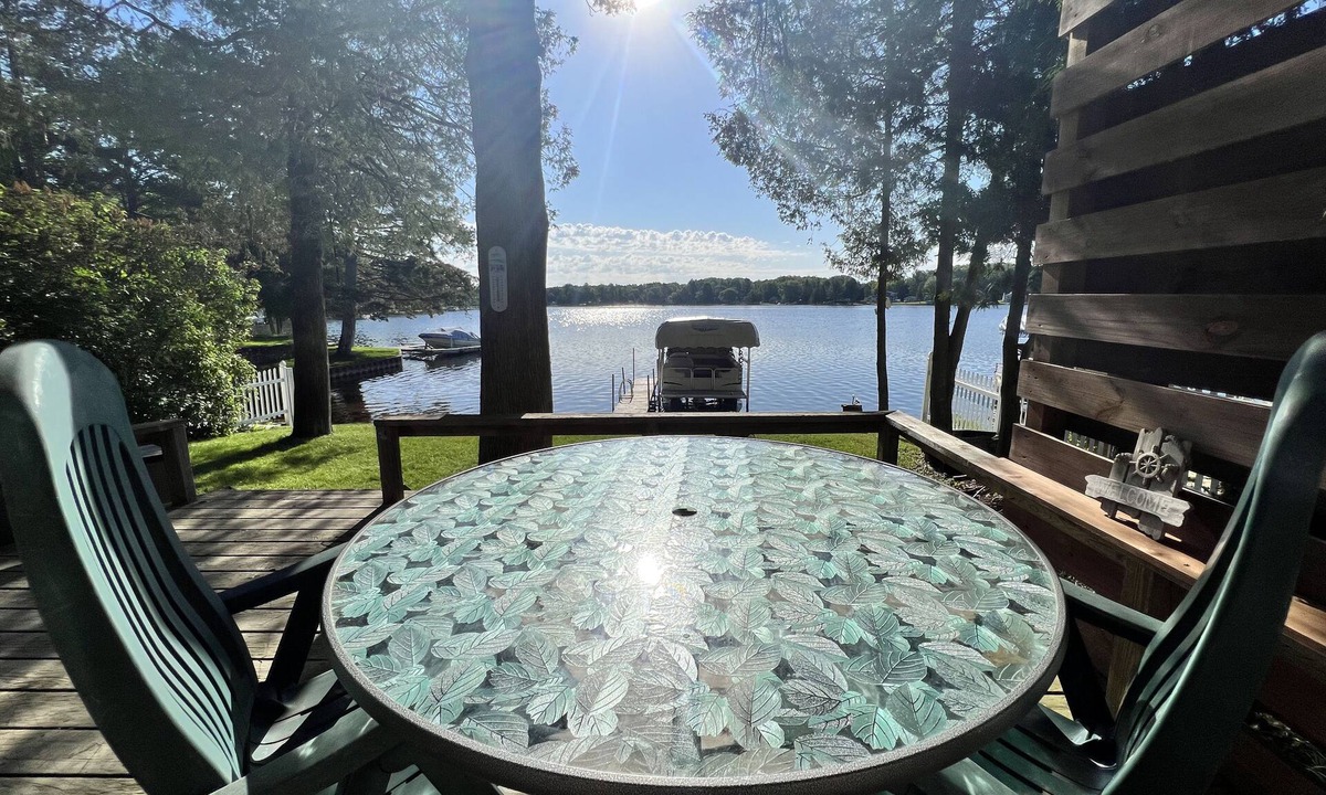 Gladwin Cottage | Lakefront Cottage on Wiggins Lake