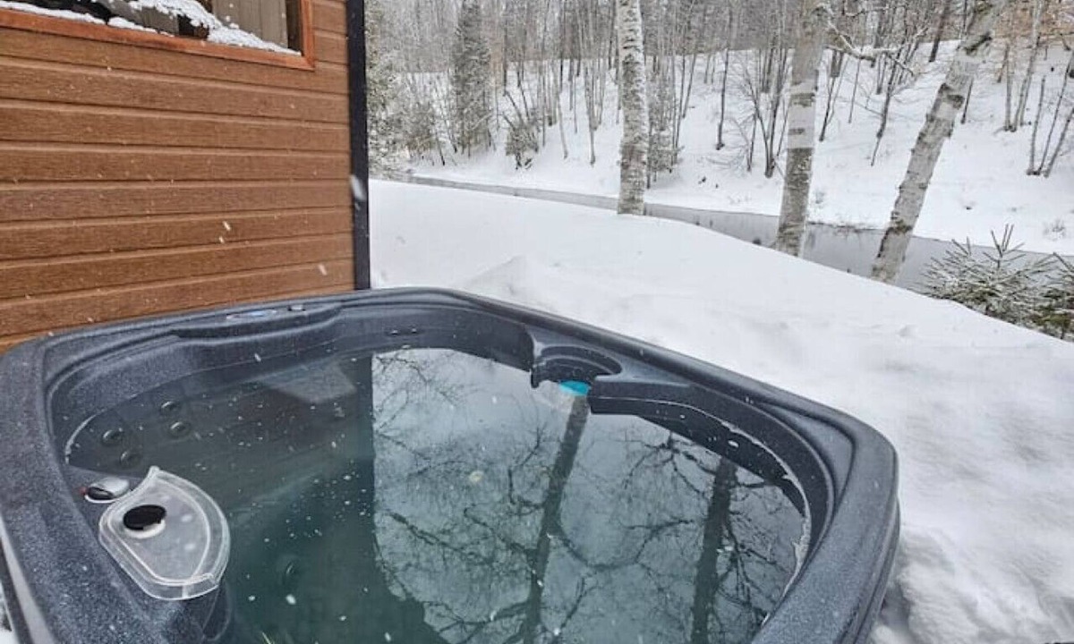Duhamel Ski Chalet | Lakefront Cottage | Peaceful Escape