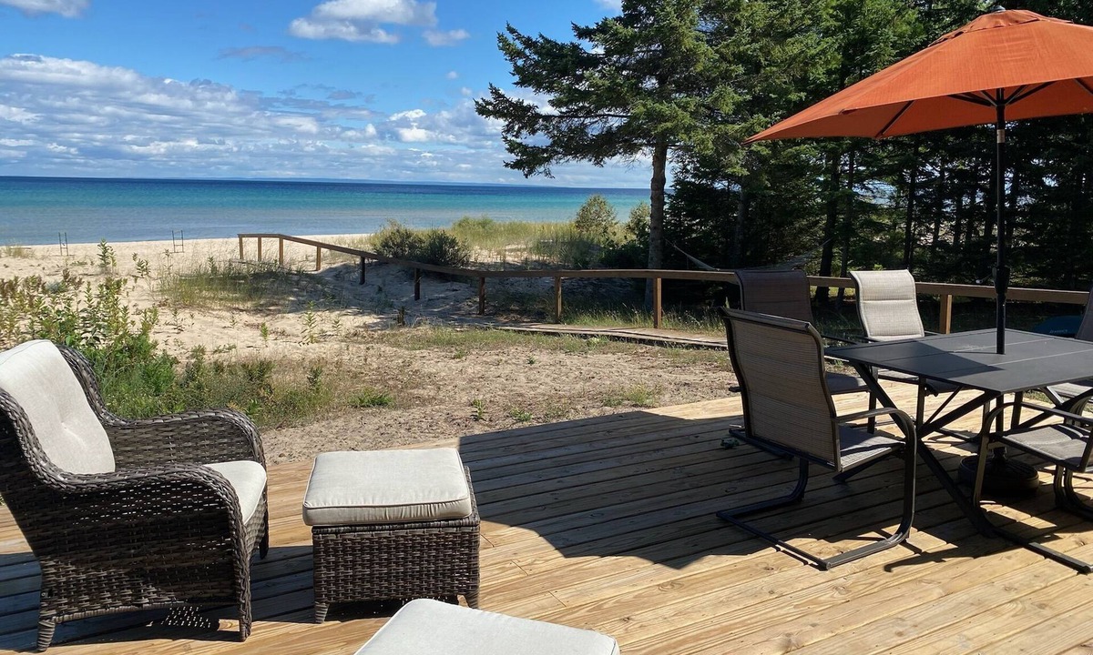 Beaver Island Cottage | Lakefront Cottage on Soft Sand