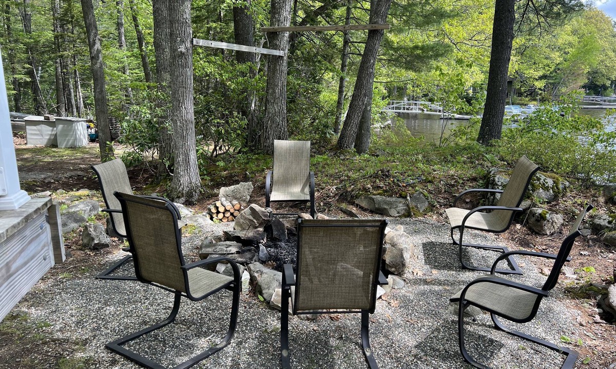 Damariscotta Cottage | Lakefront Cottage, 35' from waters edge!