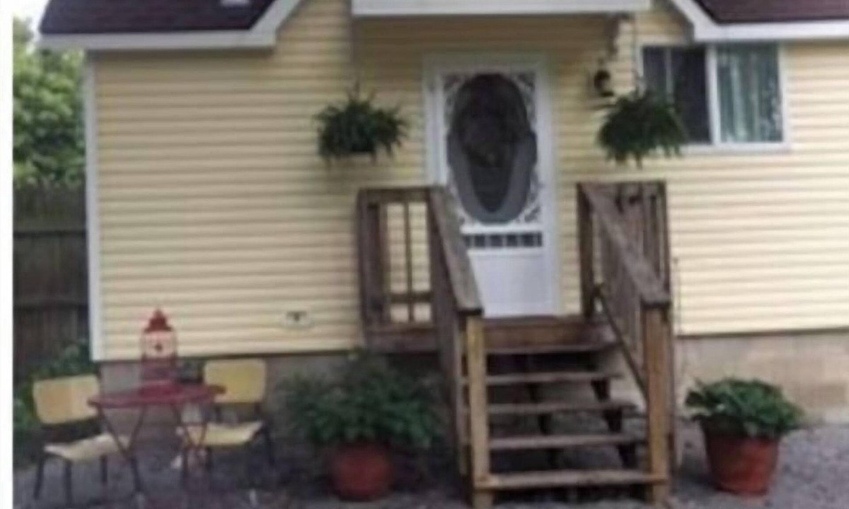 Pryor Cottage | Lakefront Cottage (with pool) on quiet Lake Hudson