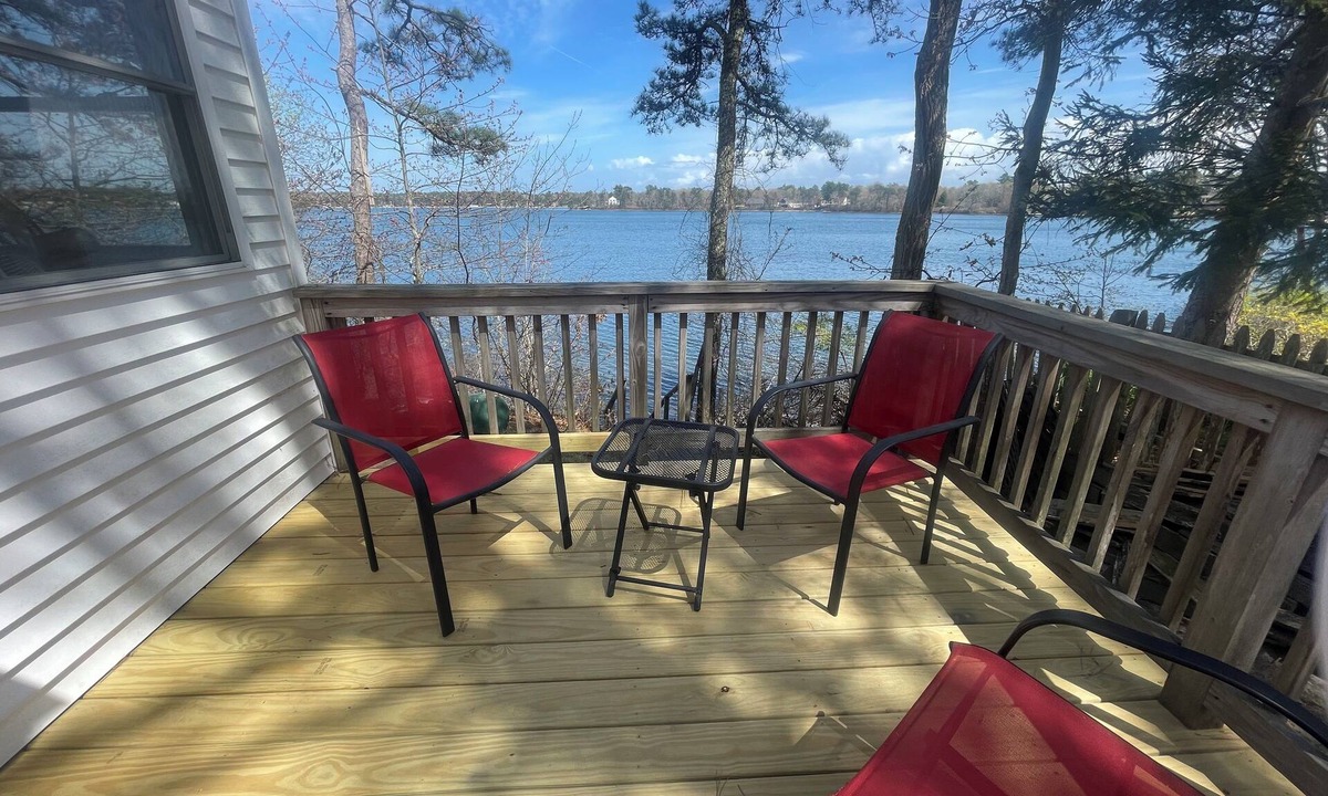 Ponds of Plymouth House | Lakefront Cottage with Private Dock