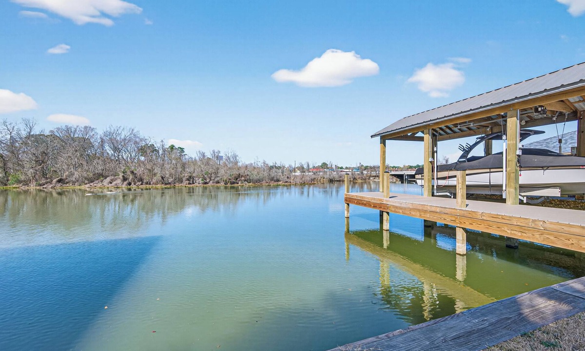 Montgomery House | Lakefront Cove - Gameroom, Kayaks, Close to Shops