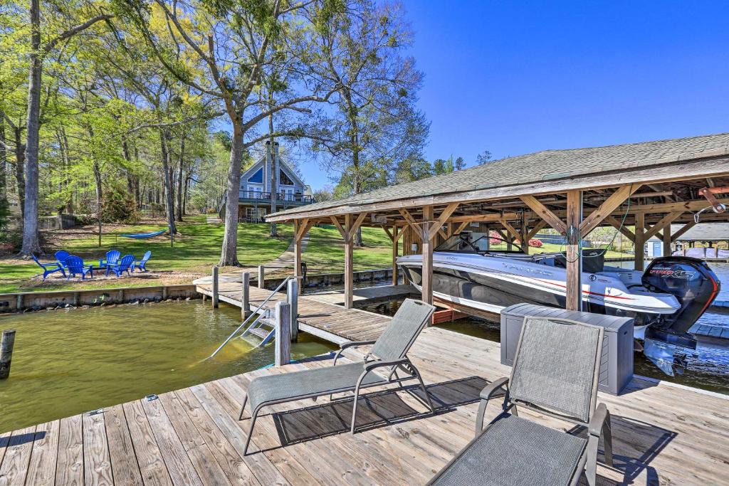 Eatonton House | Lakefront Eatonton Home Boat Dock and Fire Pit
