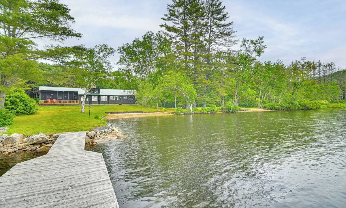 Stoneham House | Lakefront Escape w/Deck & Kayaks in Lovell!