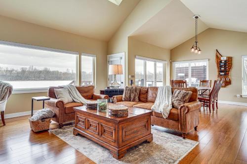 Whitmore Lake House | Lakefront Escape w/Deck: 10 Mi to Ann Arbor!