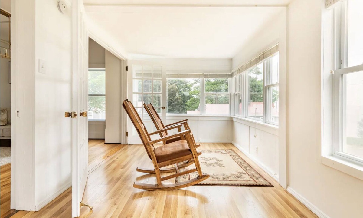 Cleveland House | Lakefront Family Getaway - Kayak - BBQ - Pet friendly