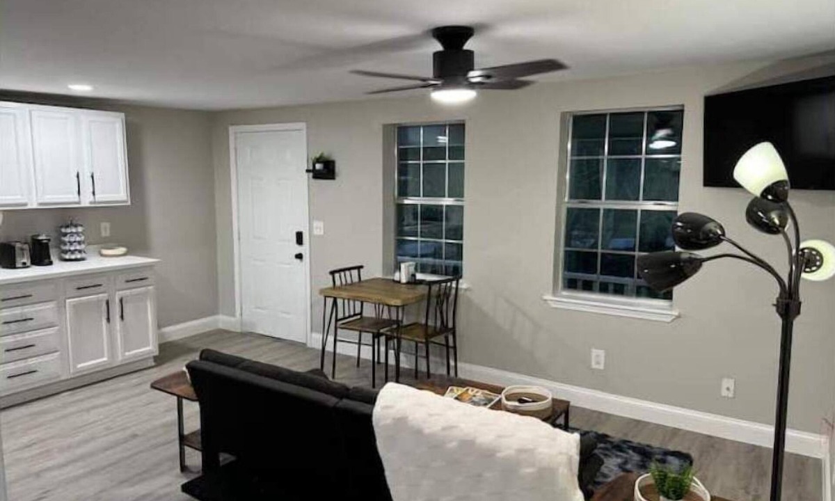 Brazoria Apartment | Lakefront Gem Awaits! n
