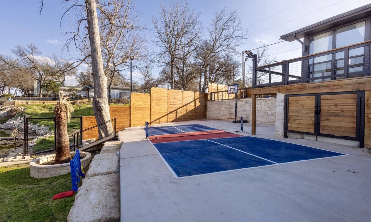 New Braunfels House | Lakefront Getaway in Texas Hill Country | Dock, Kayaks, Pickleball, Jet Ski
