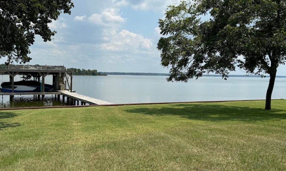 Cotton Gin House | Lakefront Grand Getaway