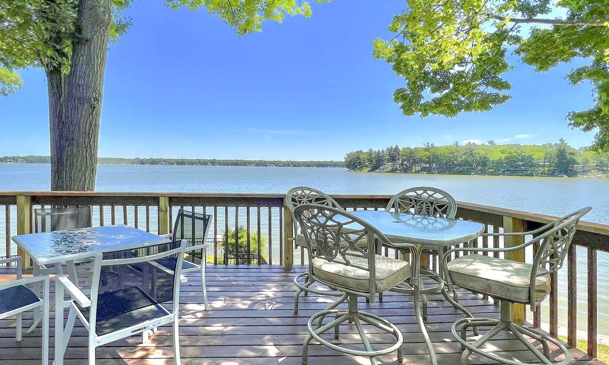 Grant House | Lakefront Grant Getaway w/ Deck + Fire Pit!