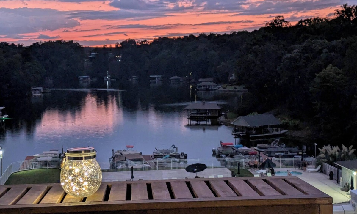 North Shore Condo | Lakefront Hideaway - Boat Slip & Kayaks Available - 2+ Night Discount