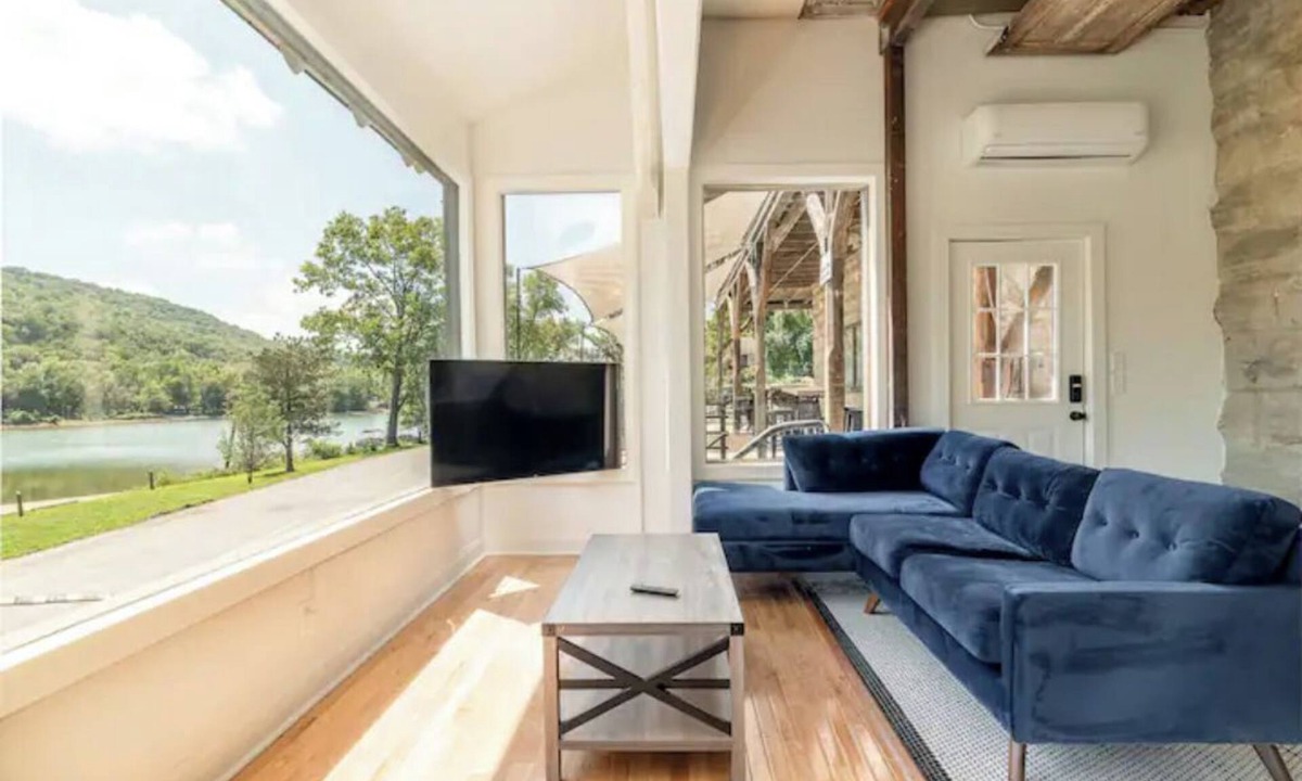Holiday Island Cabin | Lakefront Historical Luxury - All new 2023 design