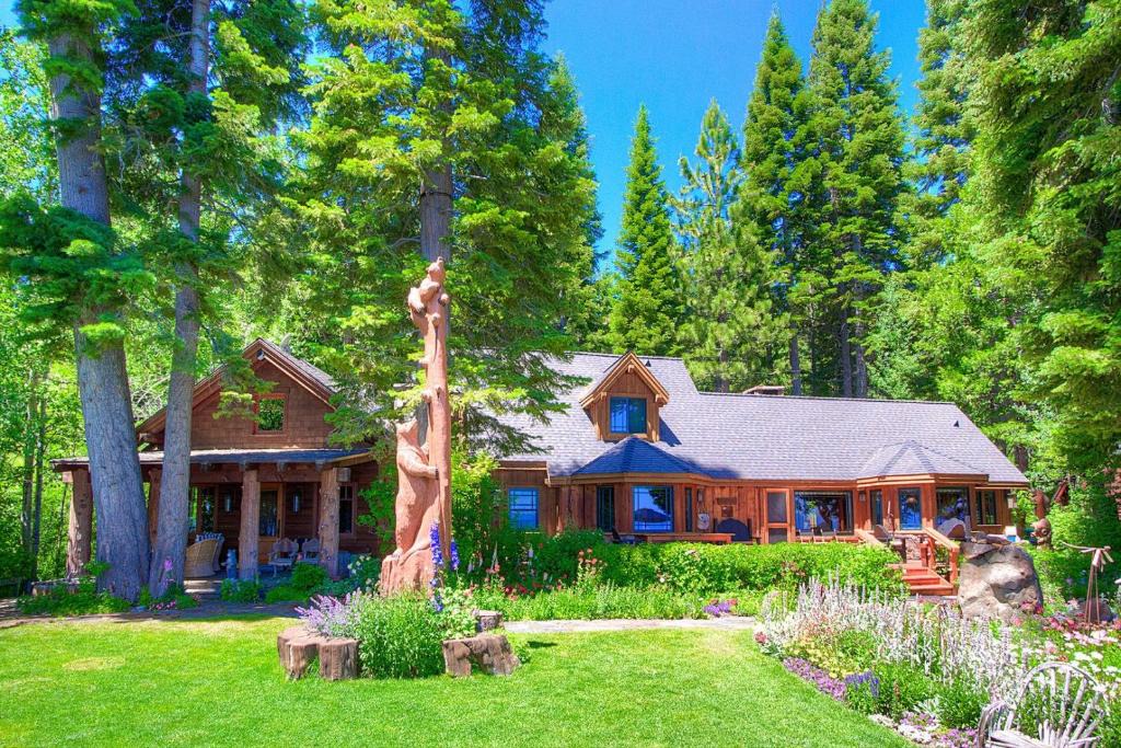 Homewood House | Lakefront History cabin