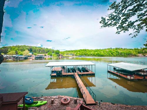 Stover House | Lakefront Home 4Bed/3Bath/Dock/Firepit/Grill-12PP