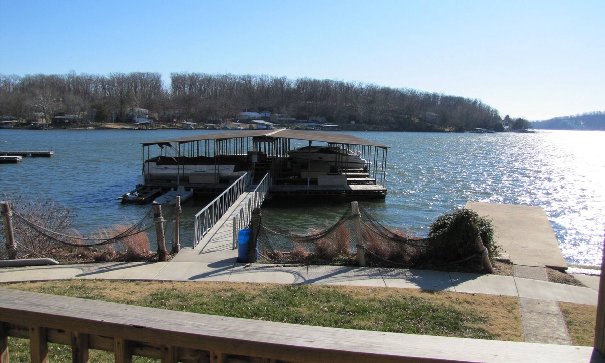 Sunrise Beach House | Lakefront Home at Captain Ron's #56