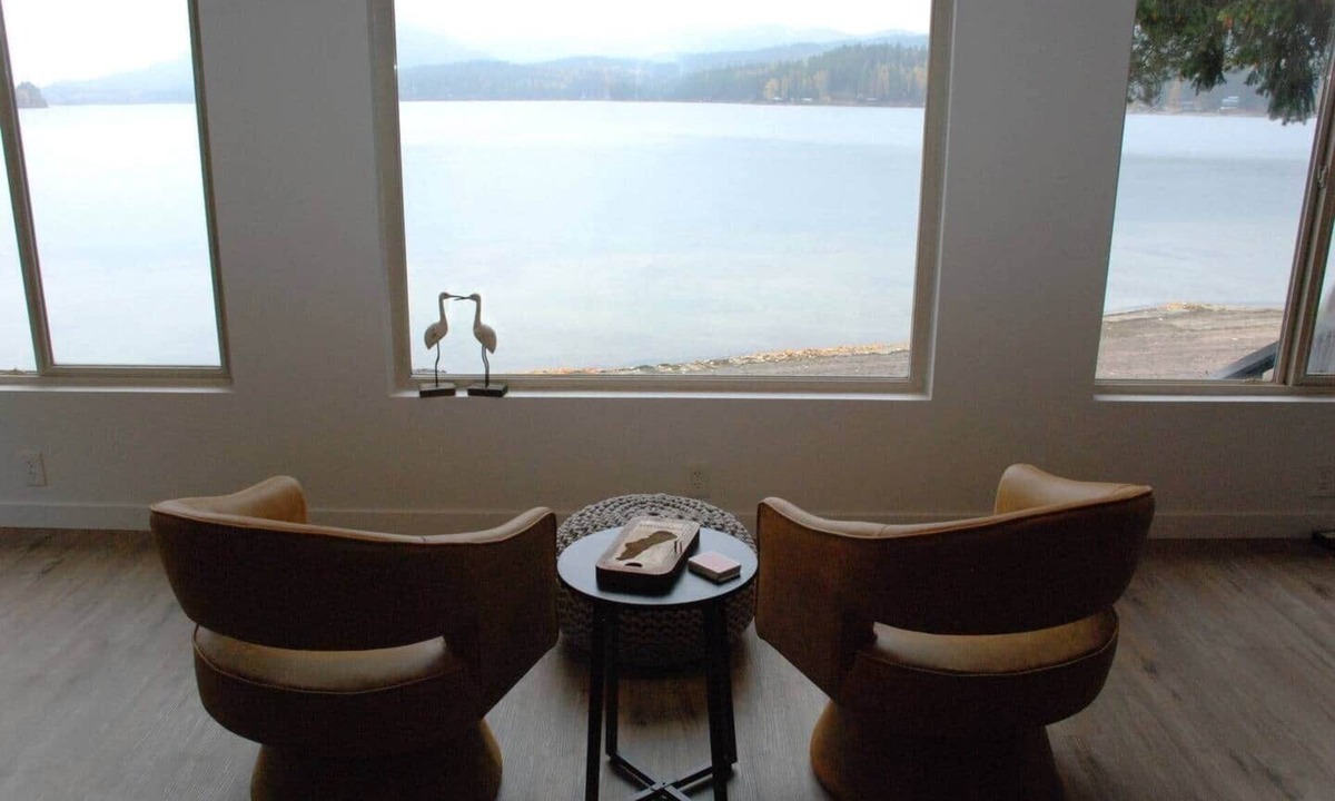 Sagle House | Lakefront Home: Firepit & Game Room Near Sandpoint