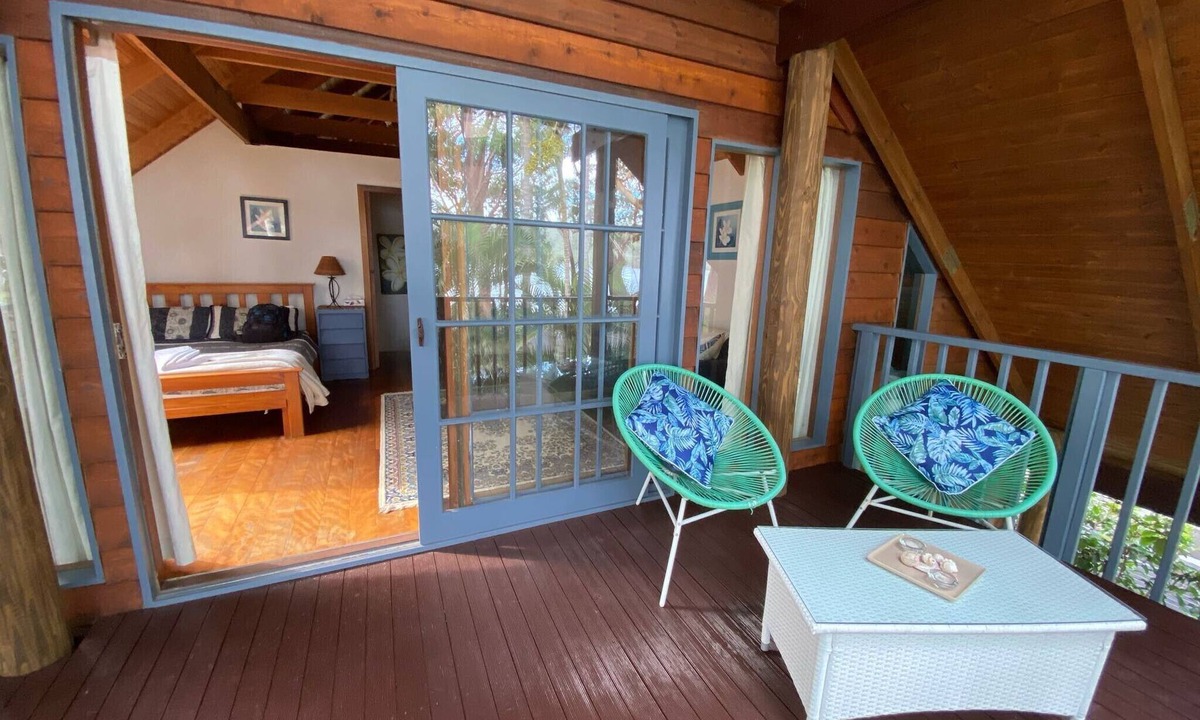 Smiths Lake House | Lakefront Home for Two - Romantic Couples Getaway