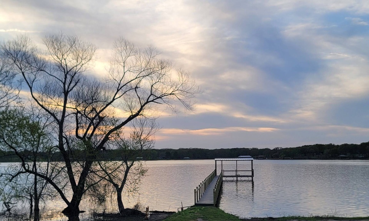 Wills Point House | LAKEFRONT HOME in Lake Tawakoni -Wills Point