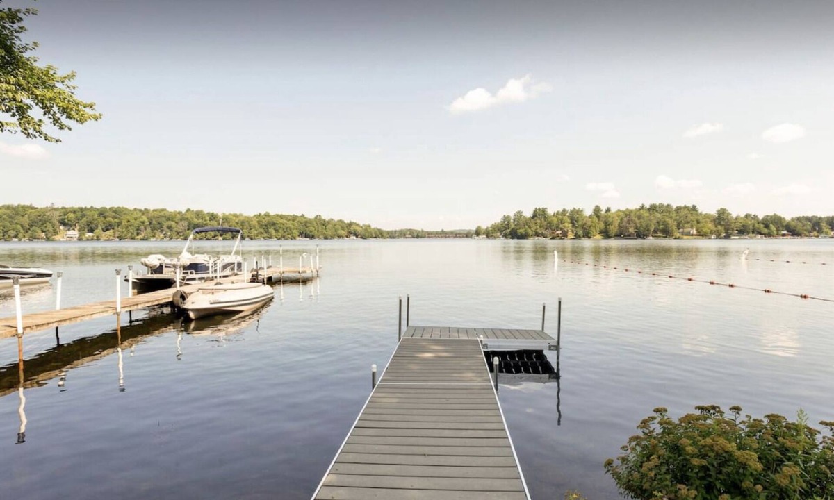 White Lake House | Lakefront Home on Woodstock Way