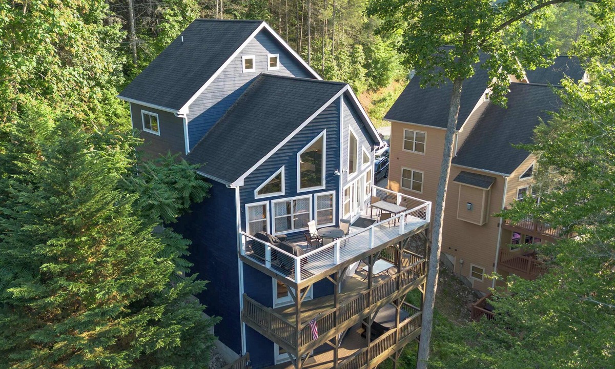Lakeside Estates House | Lakefront Home w/Private Dock, Hot Tub & Sleeps 22