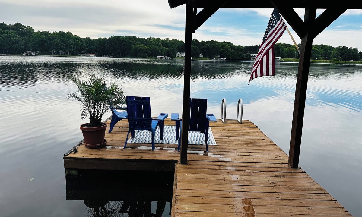 Bracey House | Lakefront Home w/Private Dock, Hot Tub, Firepit, Kayaks, Pet Friendly, Sleeps 8