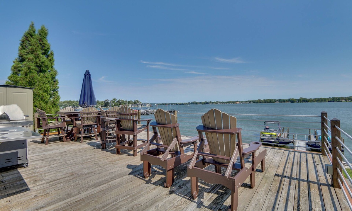 Buckeye Lake House | Lakefront Home w/Rooftop Deck, Grill, Games!