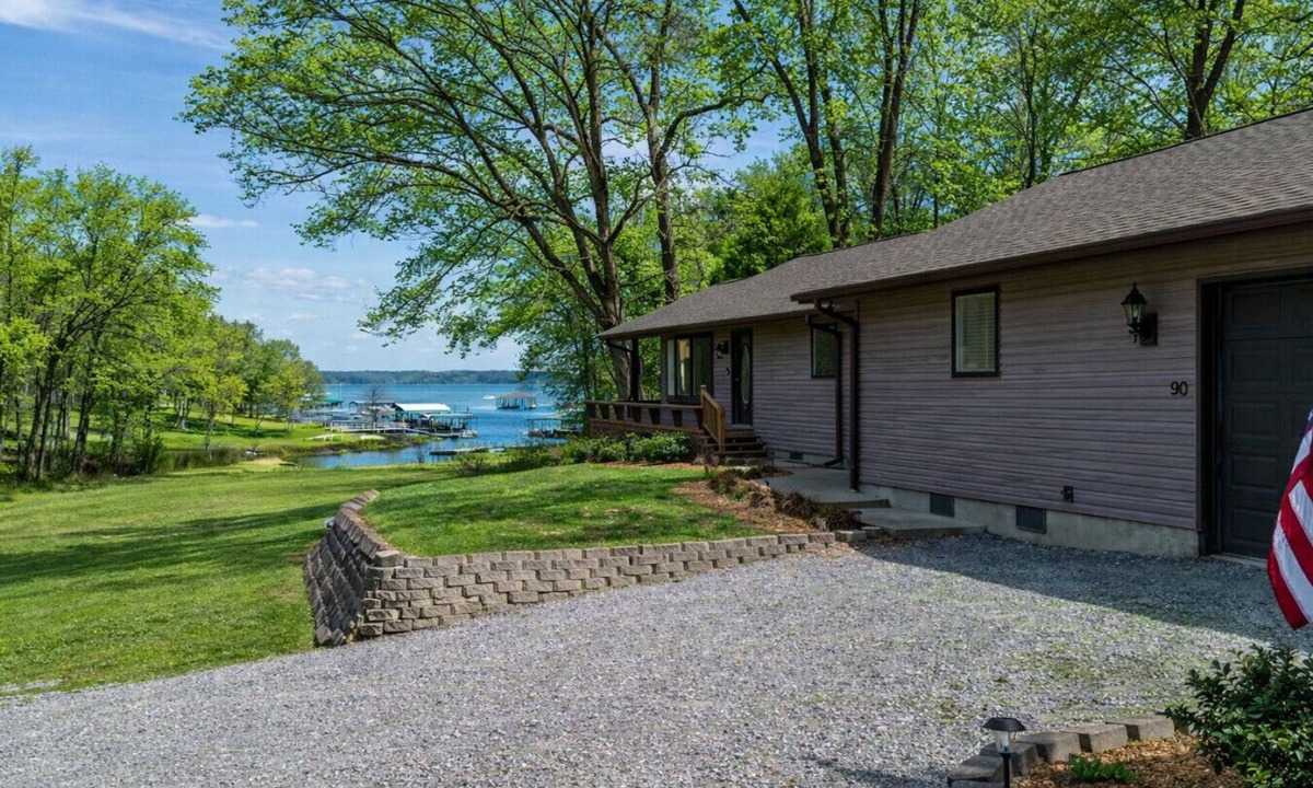 Gilbertsville Villa | Lakefront Home with Private Dock