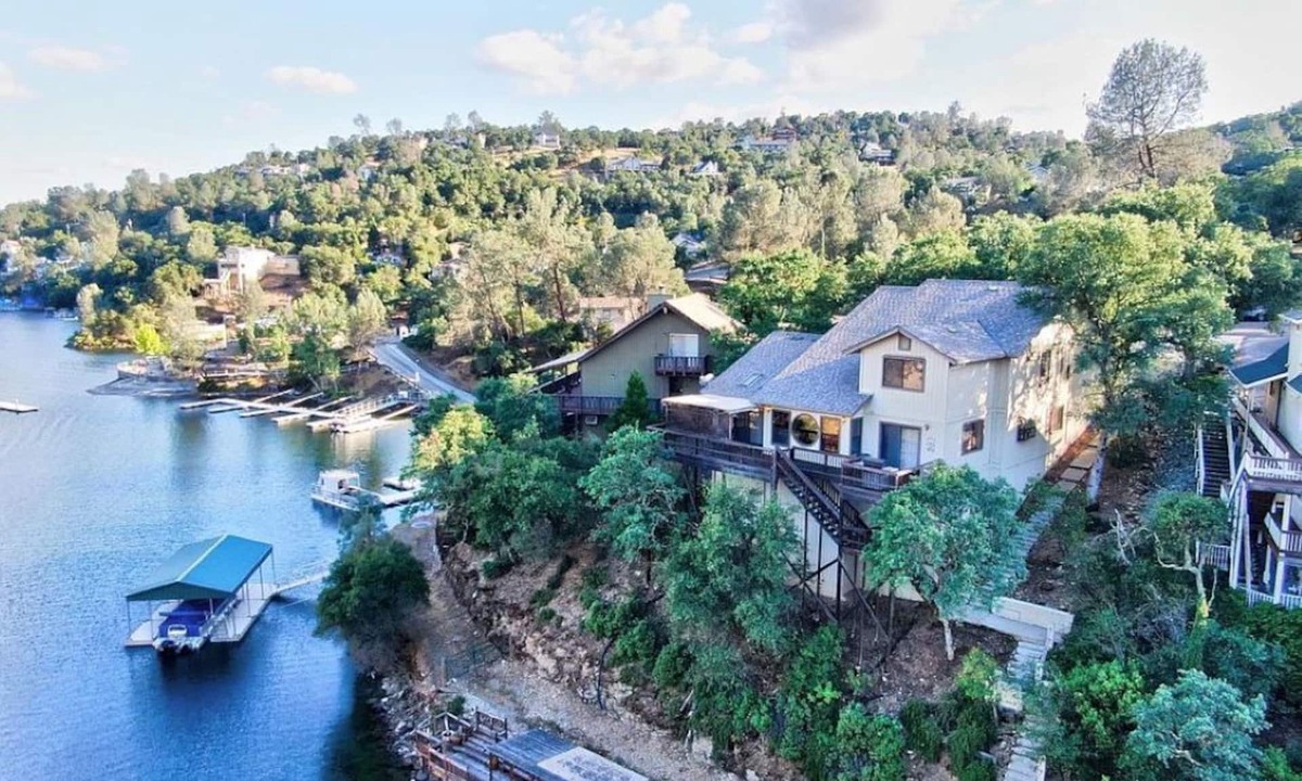 Copperopolis House | Lakefront Home with Private Dock.