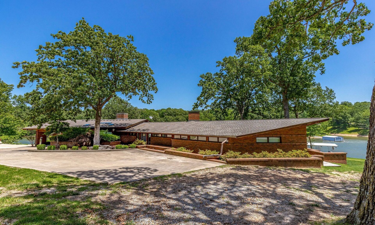 Grove House | Lakefront Home with Boat Slips, Free Pool Access and On-Site Boat Rental
