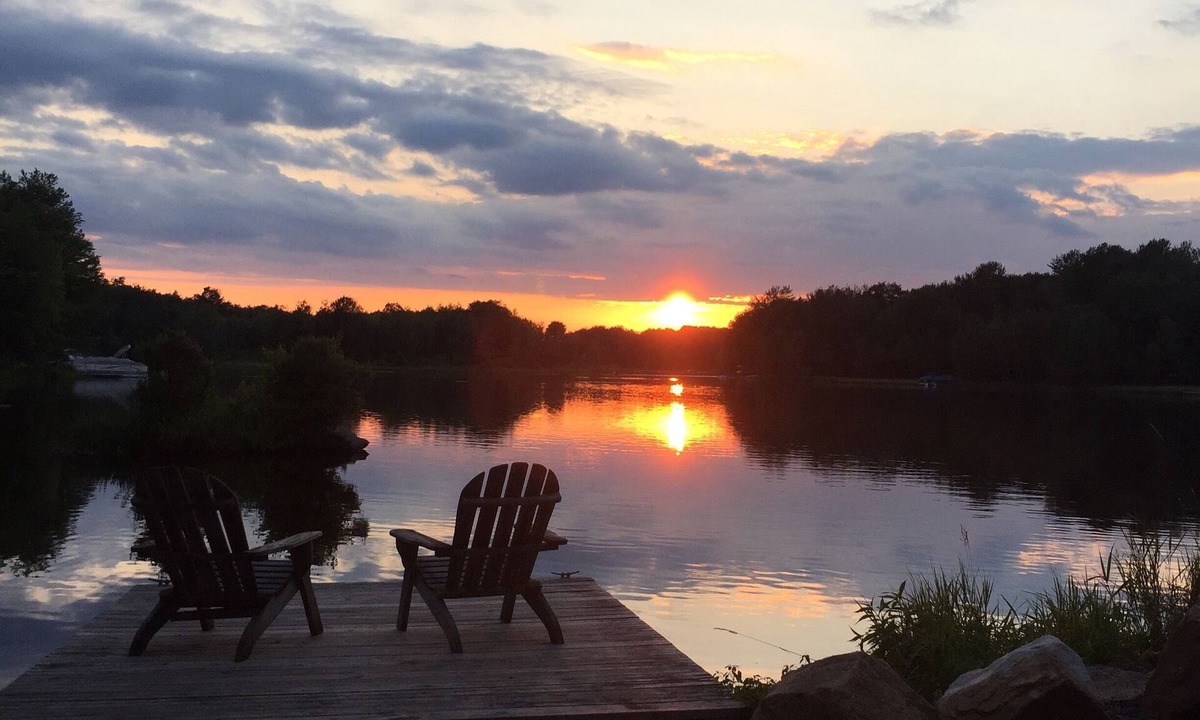 Pocono Lake Cottage | Lakefront Home with Amazing Views!