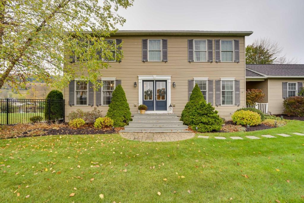 Homer House | Lakefront Homer Abode w/Patio & Backyard!