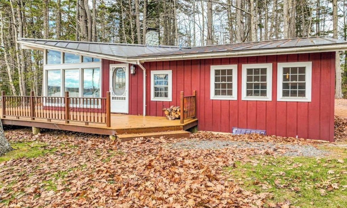 Nobleboro House | Lakefront house on Damariscotta Lake, perfect getaway