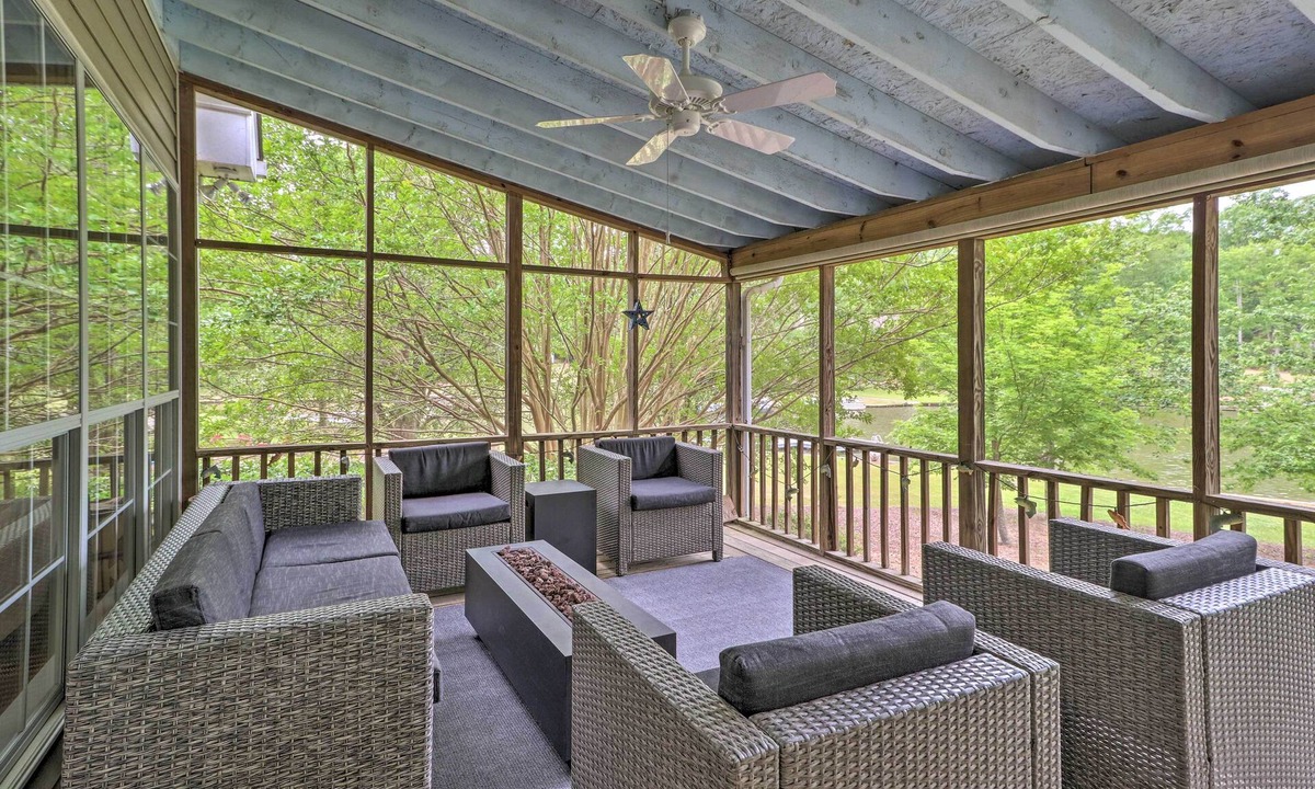 Eatonton Cottage | Lakefront House with Private Dock + Fire Pit!