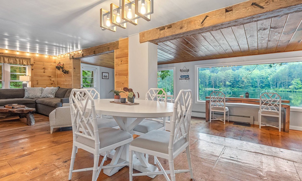 Maryland House | Lakefront, Kayaks, Firepit, great baseball stay!