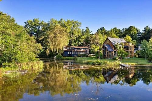 Lenox Dale House | Lakefront, Kayaks Included, Come Unwind In Lenox!