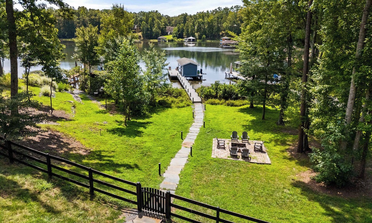 Mineral House | Lakefront Lake Anna, Dock, Views, Deck, Movies